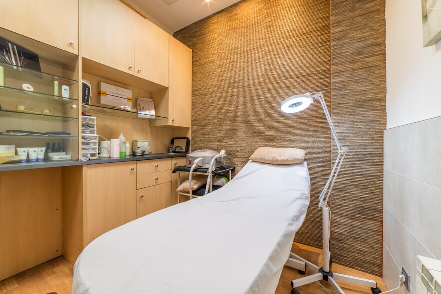 Multifamily in Madrid, Madrid for sale - Interior Photo - Image 1 of 3