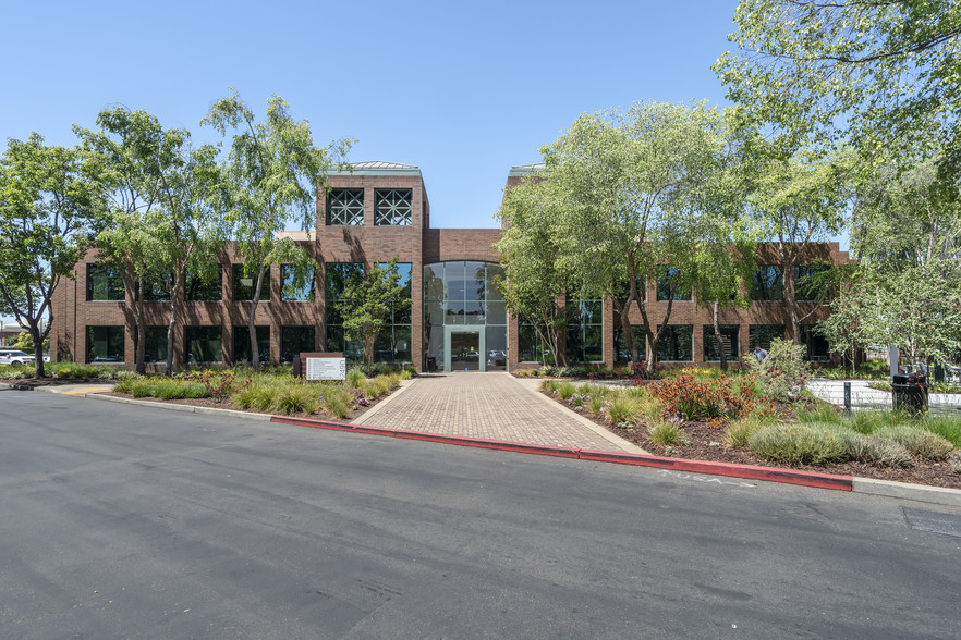 2490 Mariner Square Loop, Alameda, CA for lease - Building Photo - Image 1 of 4