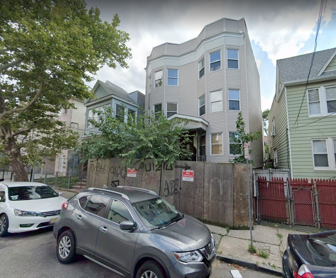 227 Clinton Ave, Jersey City, NJ 07304