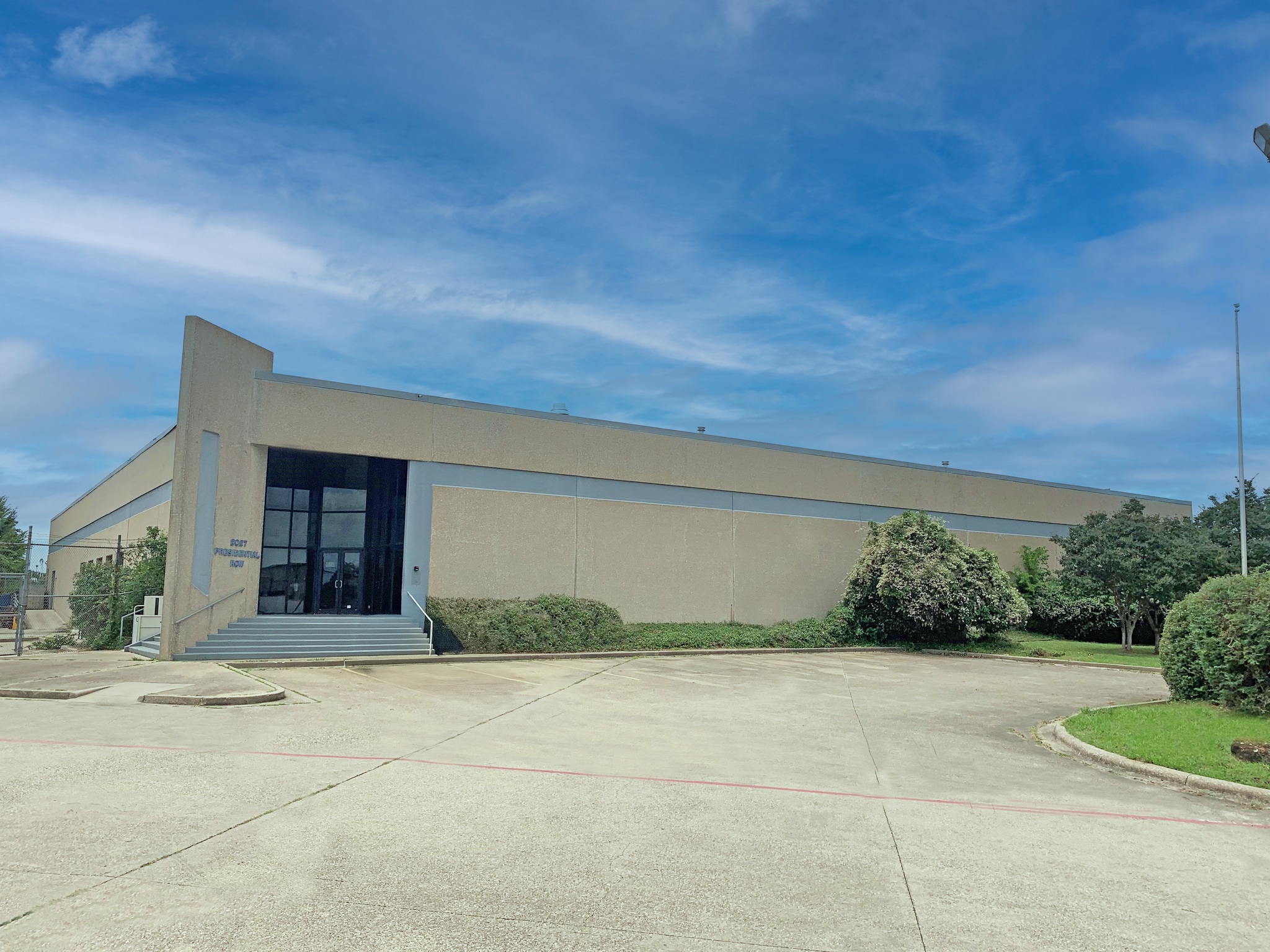 2027 Presidential Row, Mesquite, TX for lease Building Photo- Image 1 of 3