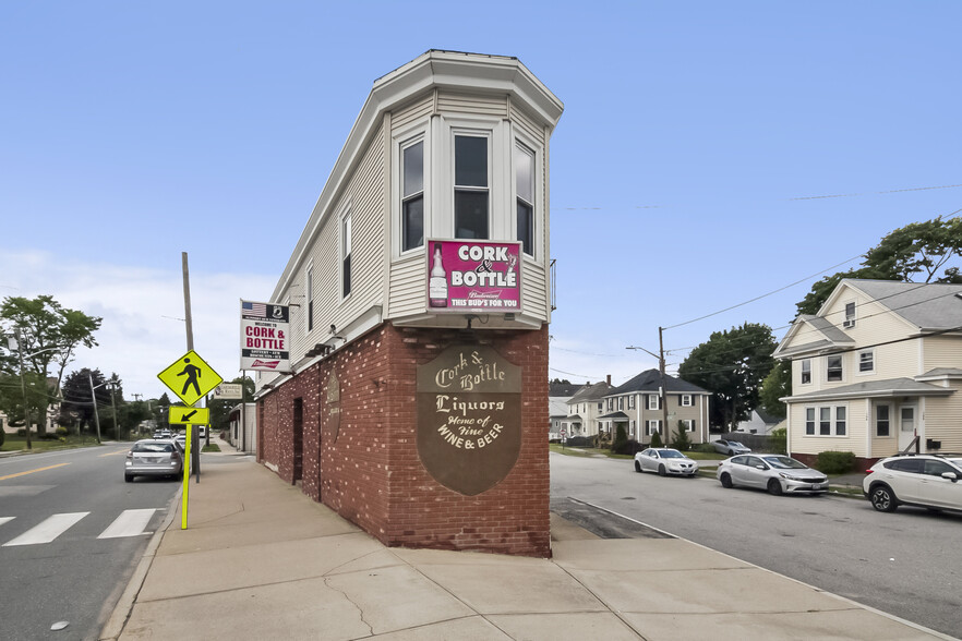 526 Pontiac Ave, Cranston, RI for sale - Building Photo - Image 1 of 1