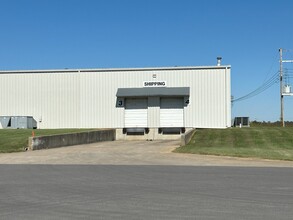 277 Industrial Dr, Cadiz, KY for lease Building Photo- Image 2 of 4