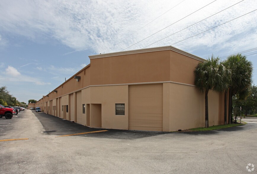 3595 N Dixie Hwy, Boca Raton, FL for lease - Building Photo - Image 3 of 3