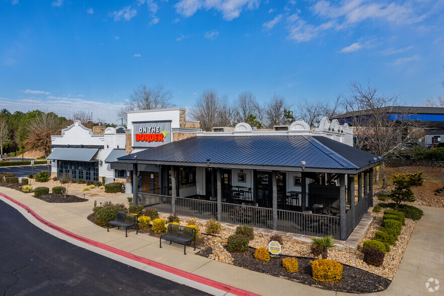 10575 Davis Dr, Alpharetta, GA for lease - Building Photo - Image 1 of 5