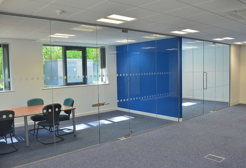 Kelvin Dr, Milton Keynes for lease - Interior Photo - Image 2 of 3