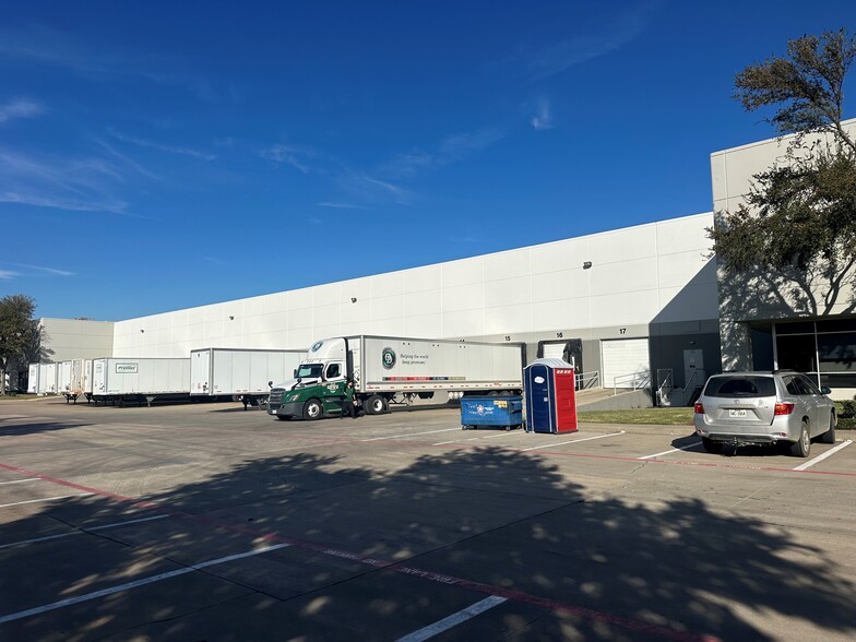 2890 114th St, Grand Prairie, TX for lease - Building Photo - Image 3 of 7