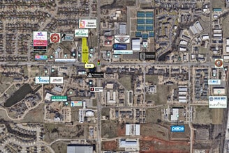 W 15th St & S Kelly Ave, Edmond, OK - AERIAL  map view