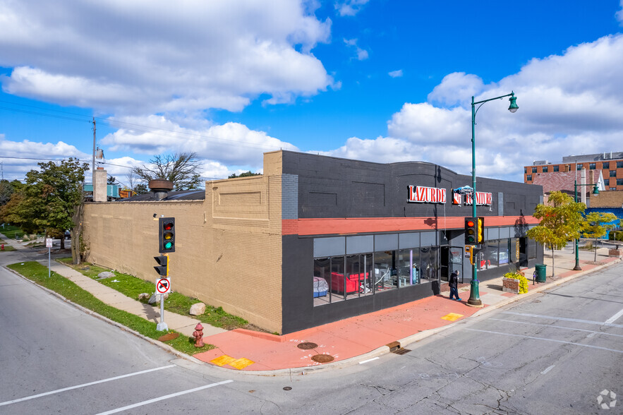 7546 W Greenfield Ave, West Allis, WI for sale - Primary Photo - Image 1 of 1