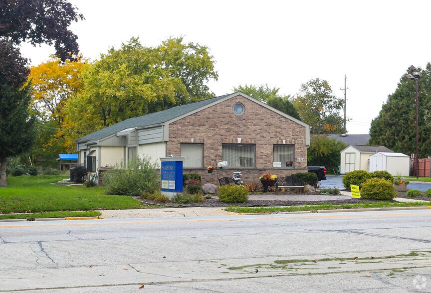 1523 Fond Du Lac Ave, Kewaskum, WI for sale - Building Photo - Image 1 of 1