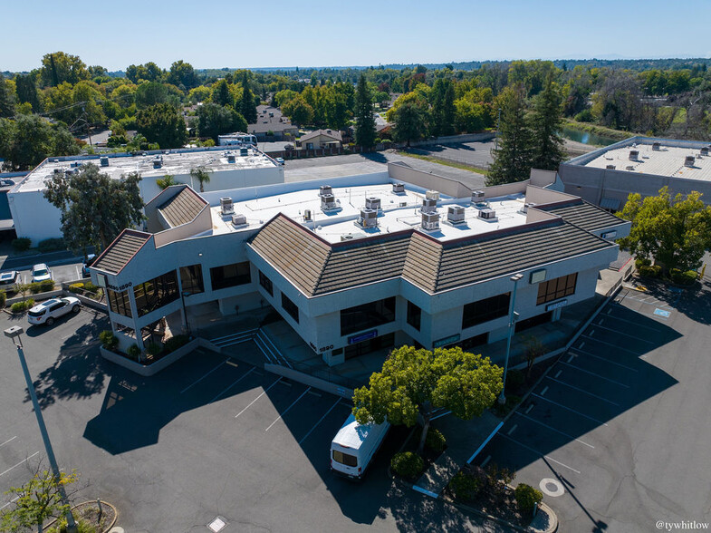 1890 Park Marina Dr, Redding, CA for lease - Building Photo - Image 2 of 12