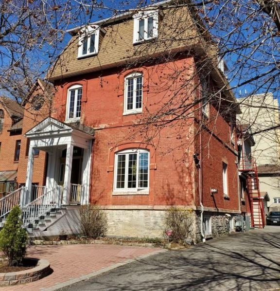 599 Besserer St, Ottawa, ON for sale Primary Photo- Image 1 of 1