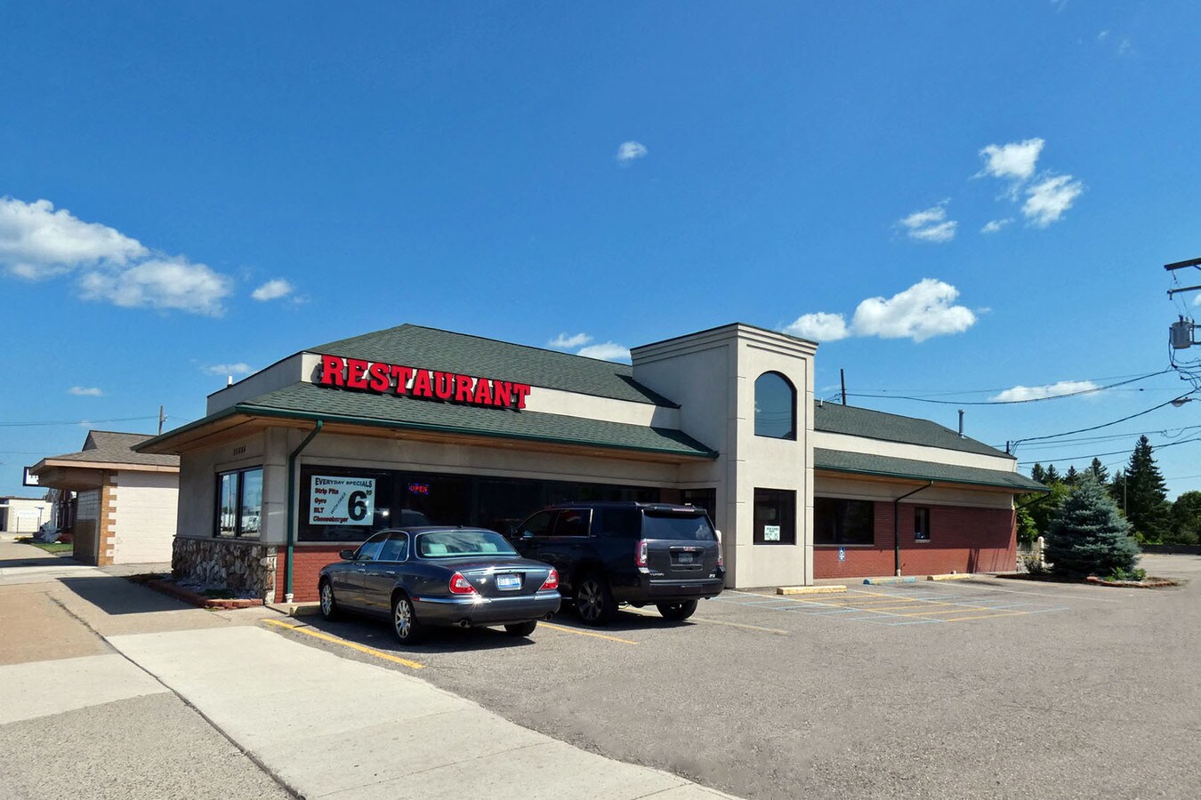 25604 Van Dyke Ave, Center Line, MI 48015