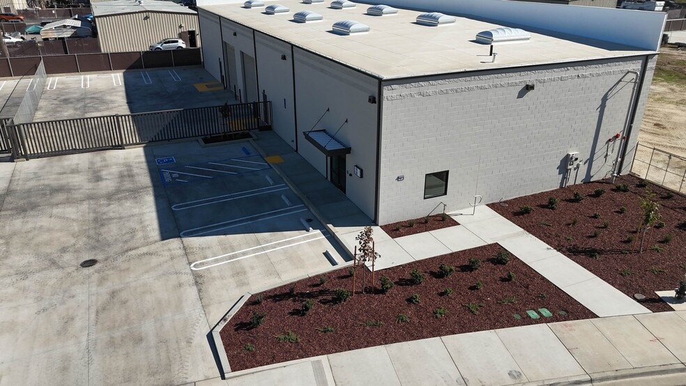 1800 Olympic Dr, Turlock, CA for lease - Building Photo - Image 3 of 21