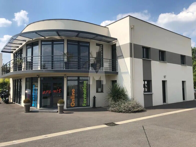 Flex in Saint-Pierre-du-Perray for lease - Building Photo - Image 2 of 10