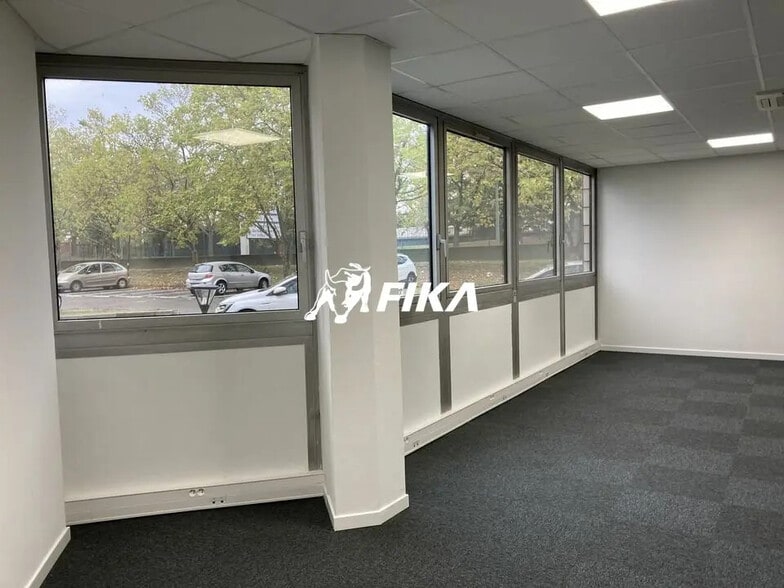 Office in Blagnac for lease - Building Photo - Image 1 of 15