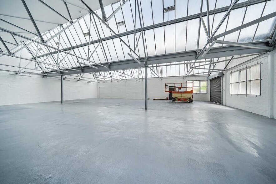 Carlisle Rd, London for lease - Building Photo - Image 3 of 13