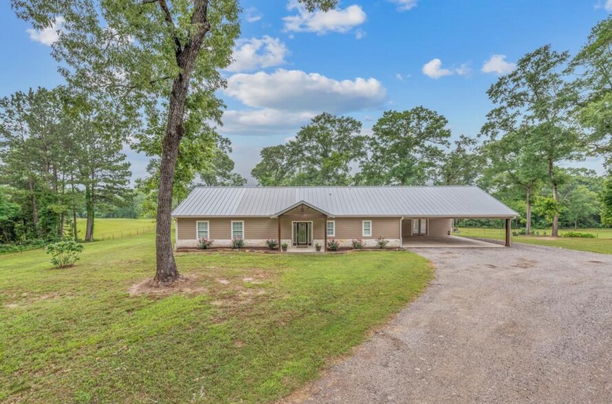 9 Oxbow Ln, Huntsville, TX for sale - Primary Photo - Image 1 of 1