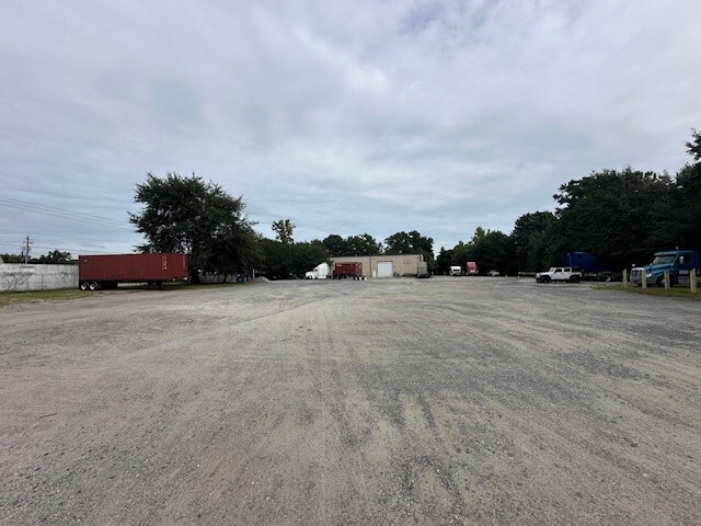 2675 Industrial Ave, North Charleston, SC for lease - Building Photo - Image 3 of 8