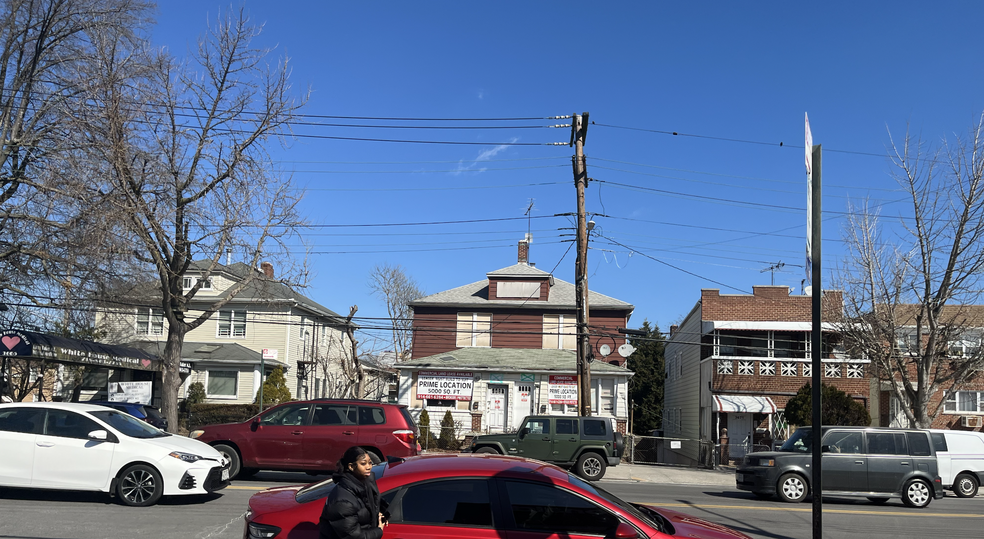 3669 E Tremont Ave, Bronx, NY for lease - Building Photo - Image 2 of 3