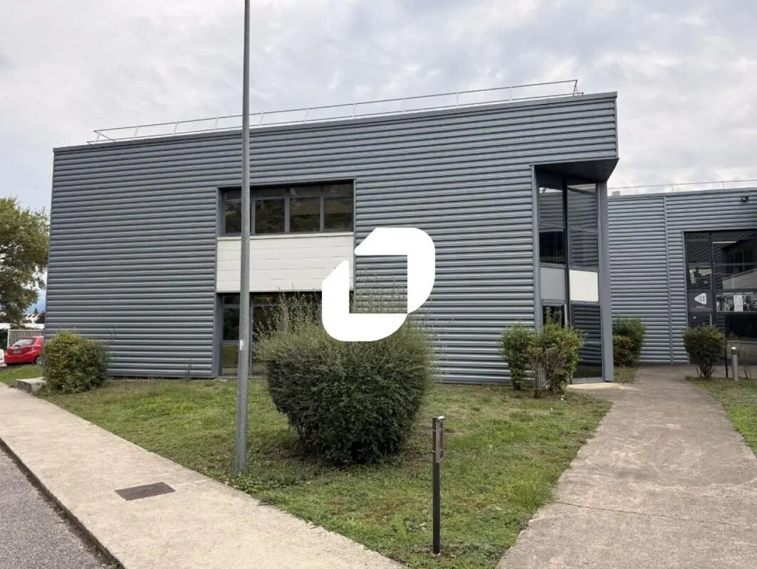 Office in Échirolles for lease Building Photo- Image 1 of 9