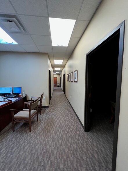 3930 Western Ave, Knoxville, TN for lease - Interior Photo - Image 3 of 28