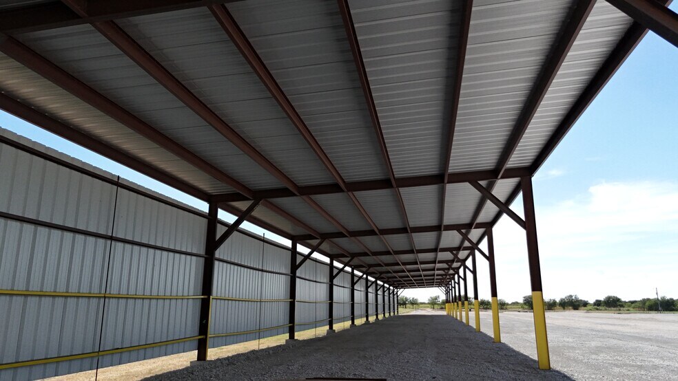 517 Vaughan Ln, Tioga, TX for sale - Building Photo - Image 1 of 1