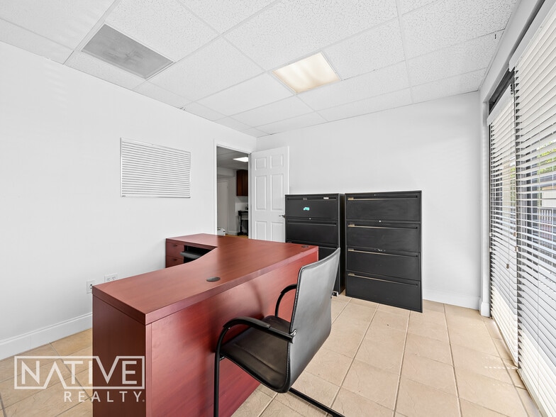 505 NE 13th St, Fort Lauderdale, FL for lease - Building Photo - Image 2 of 12