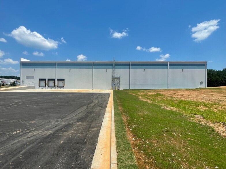 1221 Progress Blvd, Elberton, GA for lease - Building Photo - Image 3 of 4