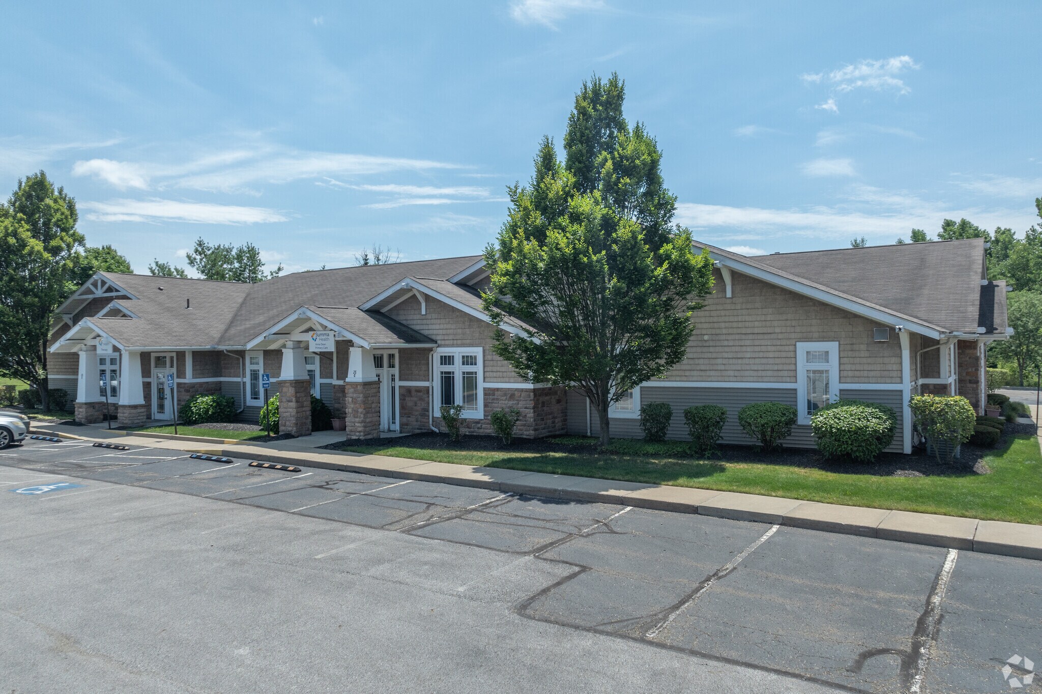 28 Conservatory Dr, Barberton, OH for sale Building Photo- Image 1 of 1