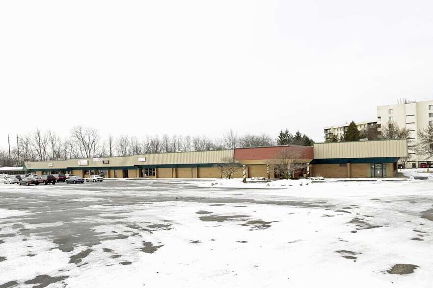 2750 Birchcrest Dr SE, Grand Rapids, MI for sale - Primary Photo - Image 1 of 1