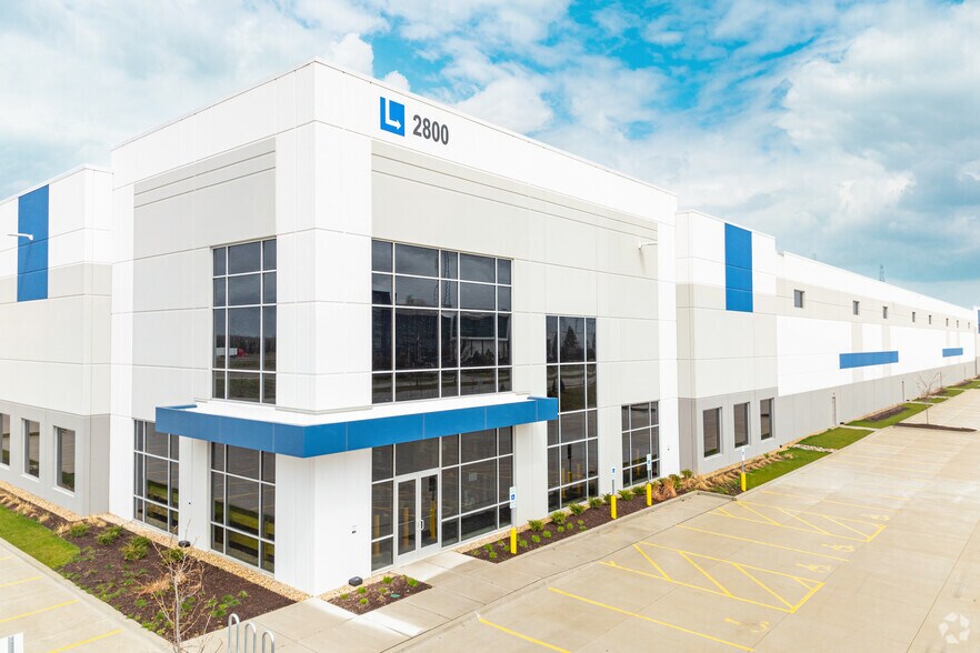 2800 W Diehl Rd, Aurora, IL for sale - Primary Photo - Image 1 of 1