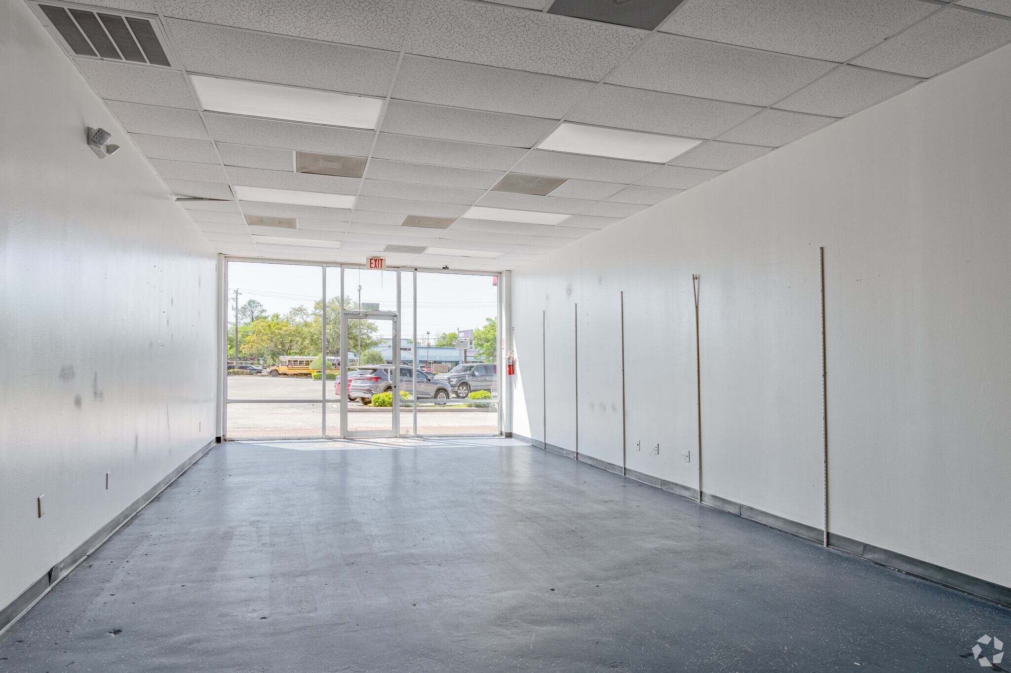 2211-2225 Southmore Ave, Pasadena, TX for lease Interior Photo- Image 1 of 6