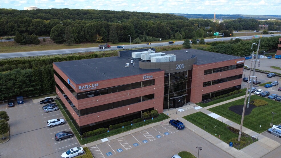 200 Crossings Blvd, Warwick, RI for lease - Building Photo - Image 2 of 10