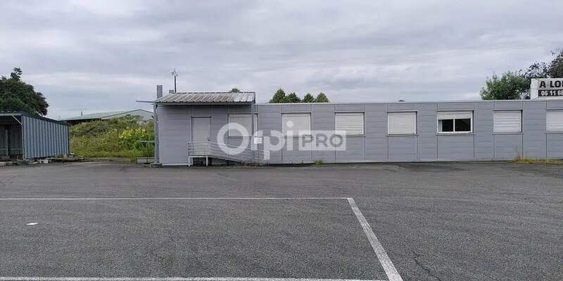 Office in Lescar for lease - Building Photo - Image 1 of 5