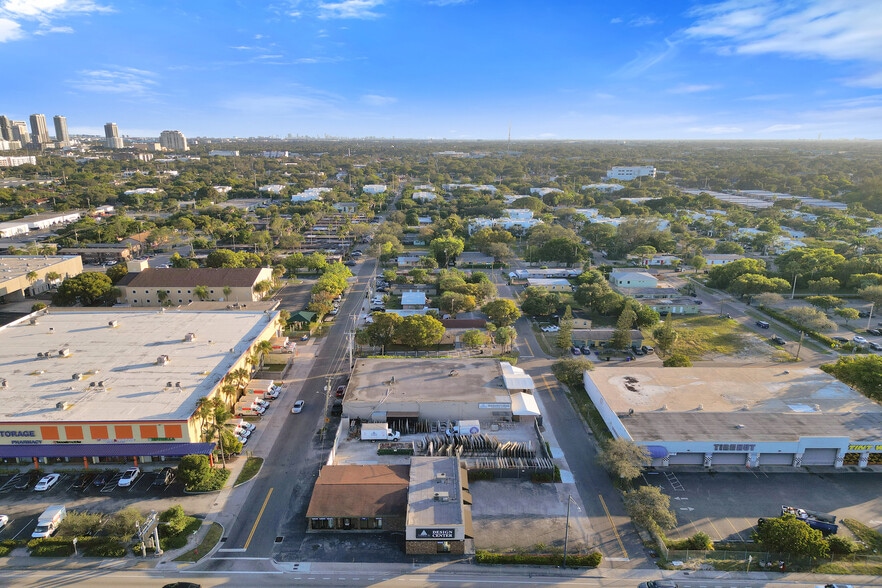 1200 W Sunrise Blvd portfolio of 2 properties for sale on LoopNet.com - Building Photo - Image 3 of 12