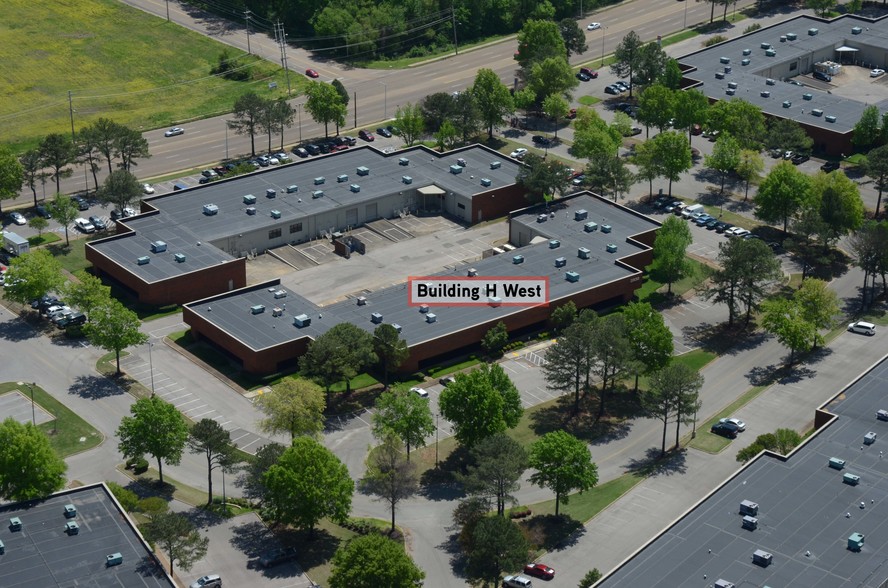 3930 Vantech Dr, Memphis, TN for lease - Building Photo - Image 3 of 14