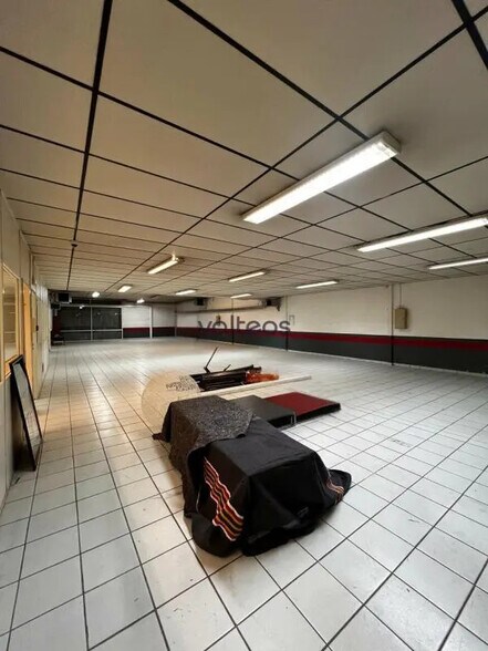 Flex in Toulouse for lease - Interior Photo - Image 3 of 4