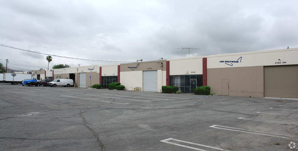 13230-13240 Weidner St, Pacoima, CA for lease - Primary Photo - Image 1 of 3