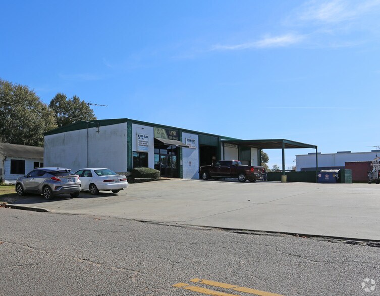 1124 N Frazier St, Conroe, TX for sale - Primary Photo - Image 1 of 1