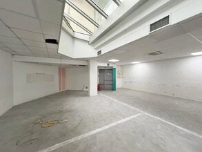 6 Boulevard Bineau, Levallois-Perret for lease Interior Photo- Image 2 of 7