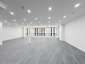 221 W 37th St, New York, NY for lease Interior Photo- Image 1 of 8