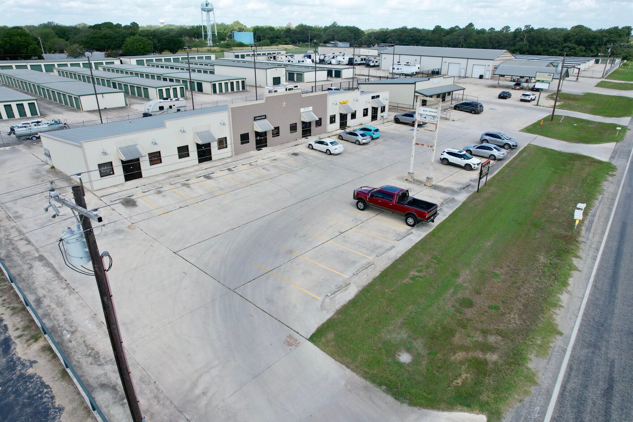 1501 Bensdale Rd, Pleasanton, TX for lease Primary Photo- Image 1 of 5