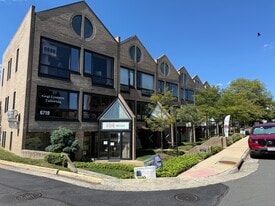6721 Curran St, McLean VA - Loft