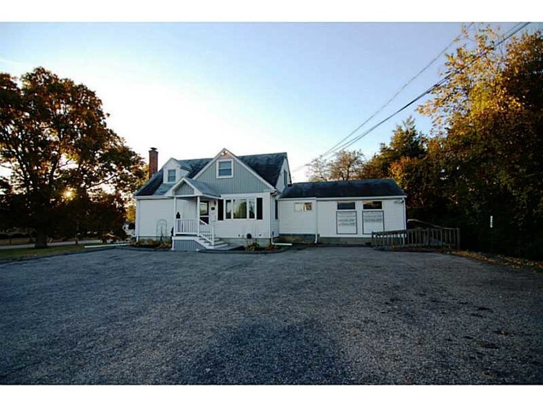 97 Cross St, Westerly, RI for sale - Primary Photo - Image 1 of 1