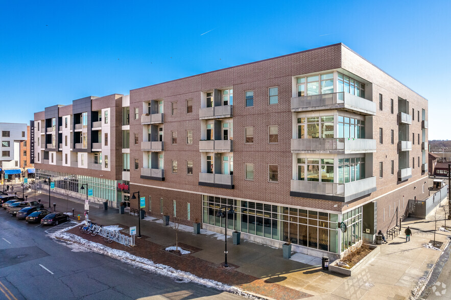 420 Court Ave, Des Moines, IA for lease - Primary Photo - Image 1 of 7