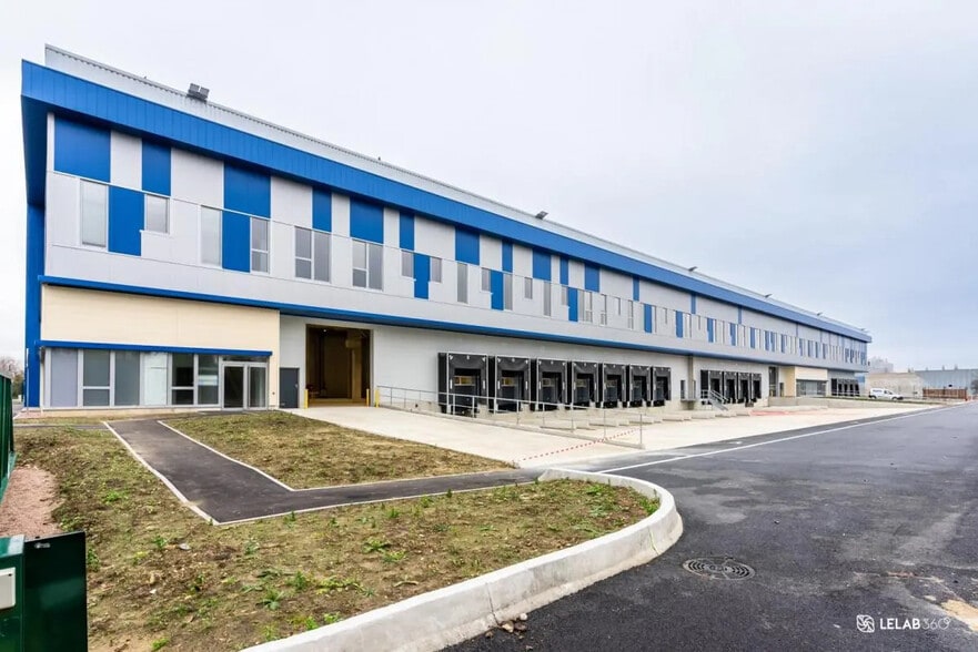 Industrial in Conflans-Sainte-Honorine for lease - Building Photo - Image 3 of 7