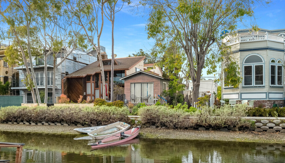 415 Sherman Canal, Venice, CA for sale - Primary Photo - Image 1 of 9