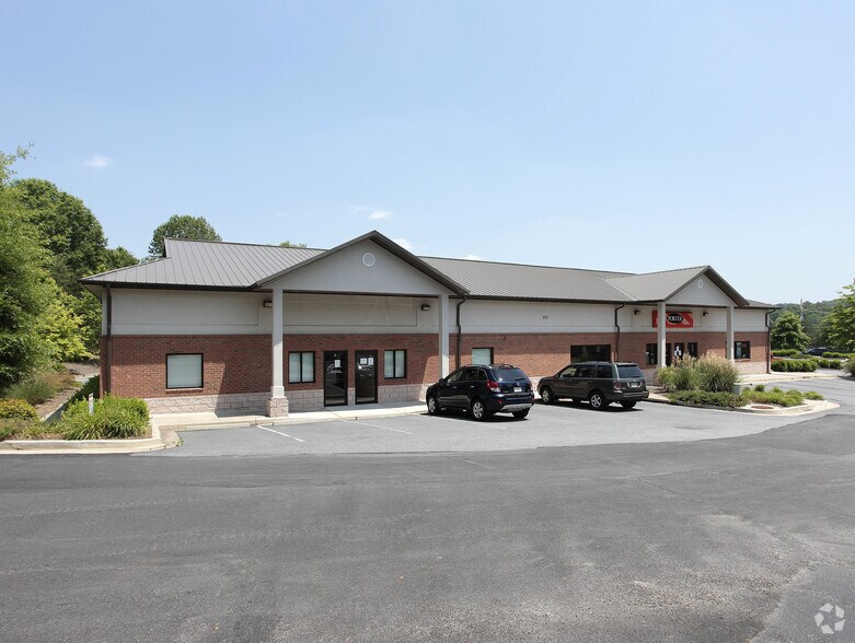 200 Riverstone Dr, Canton, GA 30114