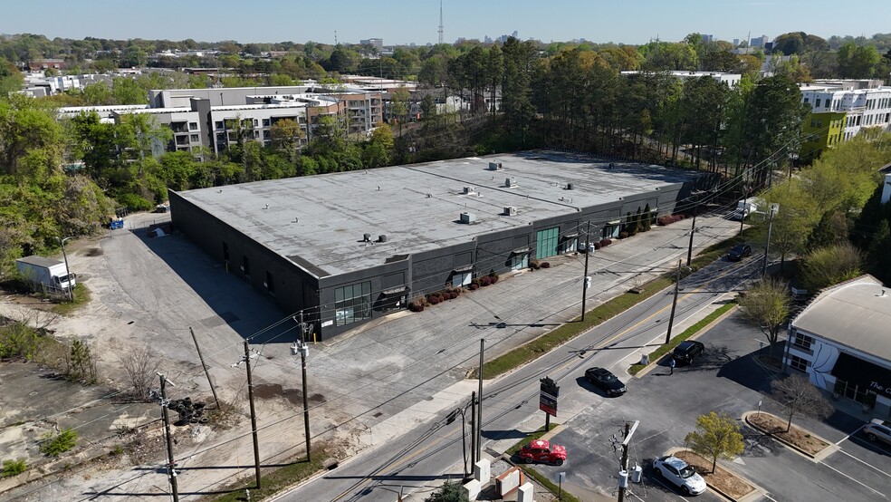 1073-1075 Huff Rd NW, Atlanta, GA for lease - Building Photo - Image 1 of 5