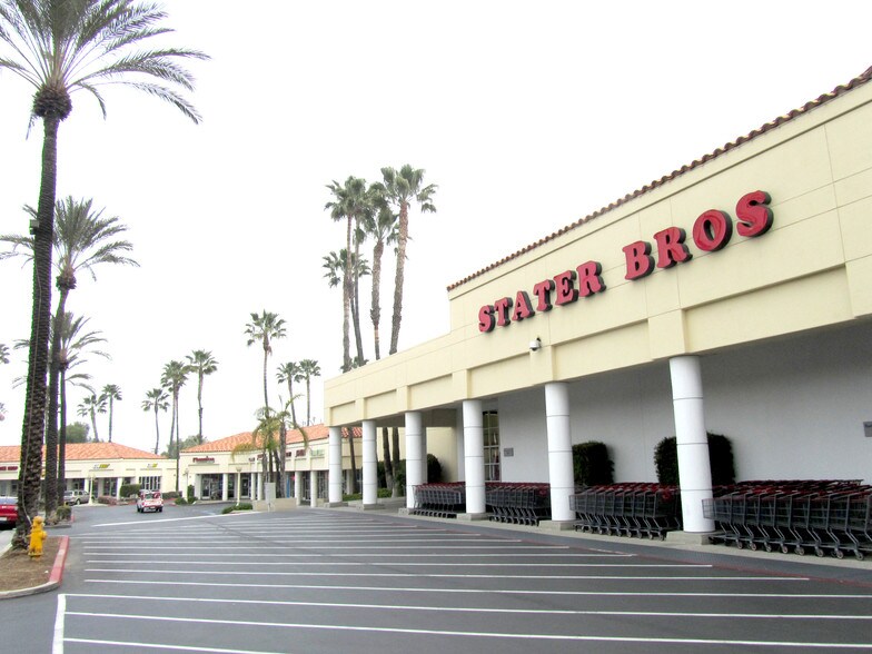 1524 Barton Rd, Redlands, CA 92373 Brookside Plaza DriveThru Pad